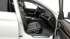 2022 BMW 5-Series 520i Luxury, белый — фото 11