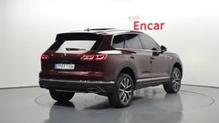 2023 Volkswagen Touareg 3.0 TDI Prestige, красный — фото 2