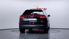 2021 Audi Q8 45 TDI Quattro Premium, чёрный — фото 4