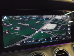 2022 Mercedes-Benz E-Class E350 4MATIC Avantgarde — фото 19