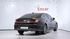 2022 Hyundai Sonata Premium Plus — фото 2