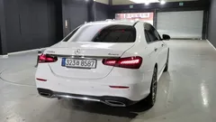 2022 Mercedes-Benz E-Class E220d 4MATIC AMG Line — фото 3