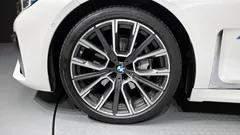 2022 BMW 7-Series 740Li xDrive M Sport Package — фото 5