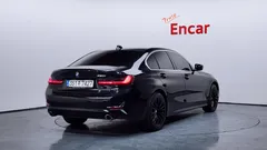2022 BMW 3-Series 320i Luxury — фото 2