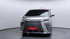 2025 Lexus LM 500h Royal — фото 3