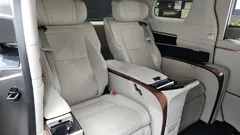 2025 Lexus LM 500h Royal — фото 12