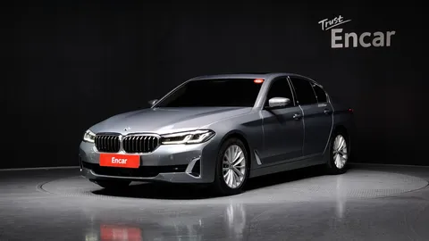 2023 BMW 5-Series 520i Luxury
