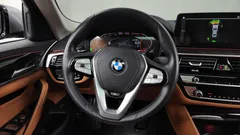 2023 BMW 5-Series 520i Luxury — фото 13