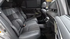 2021 Lexus LS 3.5 Luxury AWD, серый — фото 12