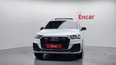 2022 Audi Q7 55 TFSI Quattro Premium, белый — фото 3