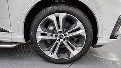2022 Audi Q7 55 TFSI Quattro Premium, белый — фото 5