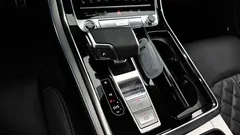 2022 Audi Q7 55 TFSI Quattro Premium, белый — фото 9
