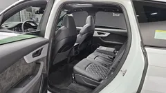 2022 Audi Q7 55 TFSI Quattro Premium, белый — фото 11
