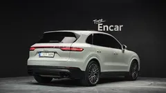 2023 Porsche Cayenne 3.0 — фото 2