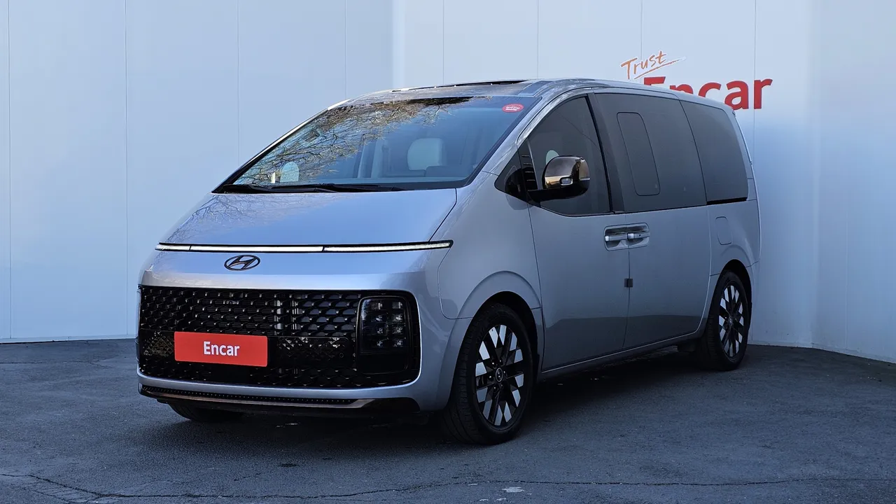 2023 Hyundai Staria 4WD Lounge 9-Seater