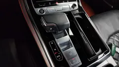 2023 Audi Q8 55 TFSI Quattro Premium, чёрный — фото 9