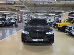 2022 BMW X7 xDrive 40i Design Pure Excellence 7-Seater — фото 1