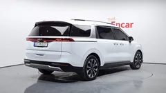 2023 Kia Carnival Diesel 9-Seater Prestige — фото 2