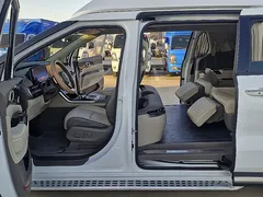 2022 Kia Carnival Gasoline 4-Seater Hi-Limousine — фото 12