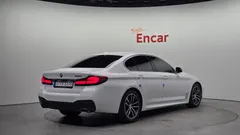 2023 BMW 5-Series 520i M Sport — фото 2
