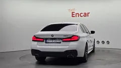 2023 BMW 5-Series 520i M Sport — фото 4