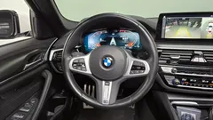 2023 BMW 5-Series 520i M Sport — фото 14