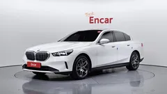 2024 BMW 5-Series 530i xDrive — фото 1