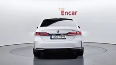 2024 BMW 5-Series 530i xDrive — фото 4