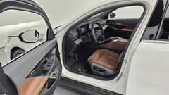 2024 BMW 5-Series 530i xDrive — фото 11