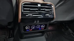 2024 BMW 5-Series 530i xDrive — фото 17