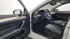 2021 Volkswagen Passat 2.0 TDI Prestige, белый — фото 10