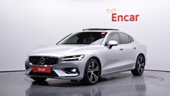 2021 Volvo S60 B5 Inscription, серебристый — фото 1