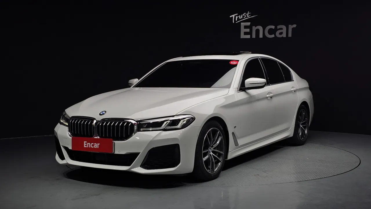 2021 BMW 5-Series 520i M Sport