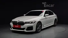 2021 BMW 5-Series 520i M Sport, белый — фото 1