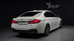 2021 BMW 5-Series 520i M Sport, белый — фото 2