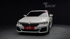 2021 BMW 5-Series 520i M Sport, белый — фото 3