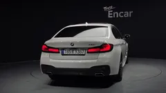 2021 BMW 5-Series 520i M Sport, белый — фото 4