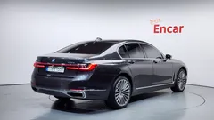 2022 BMW 7-Series 730d xDrive Design Pure Excellence, серый — фото 2