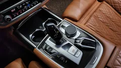 2022 BMW 7-Series 730d xDrive Design Pure Excellence, серый — фото 9