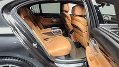 2022 BMW 7-Series 730d xDrive Design Pure Excellence, серый — фото 12