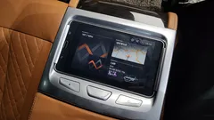 2022 BMW 7-Series 730d xDrive Design Pure Excellence, серый — фото 17