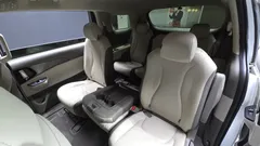 2022 Kia Carnival Diesel 11-Seater Prestige — фото 12