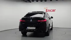 2022 BMW X4 xDrive20i M Sport — фото 4
