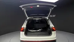2023 Volkswagen Tiguan 2.0 TSI Prestige, белый — фото 20