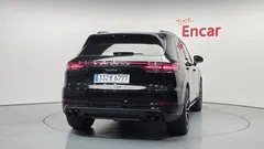 2023 Porsche Cayenne 3.0 PLATINUM EDITION — фото 4