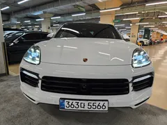 2022 Porsche Cayenne 3.0 E-Hybrid Coupe — фото 2