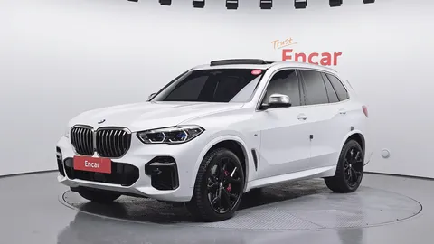 2022 BMW X5 M50i