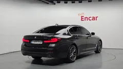 2022 BMW 5-Series 520i M Sport — фото 2