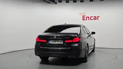 2022 BMW 5-Series 520i M Sport — фото 4