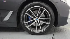 2022 BMW 5-Series 520i M Sport — фото 5